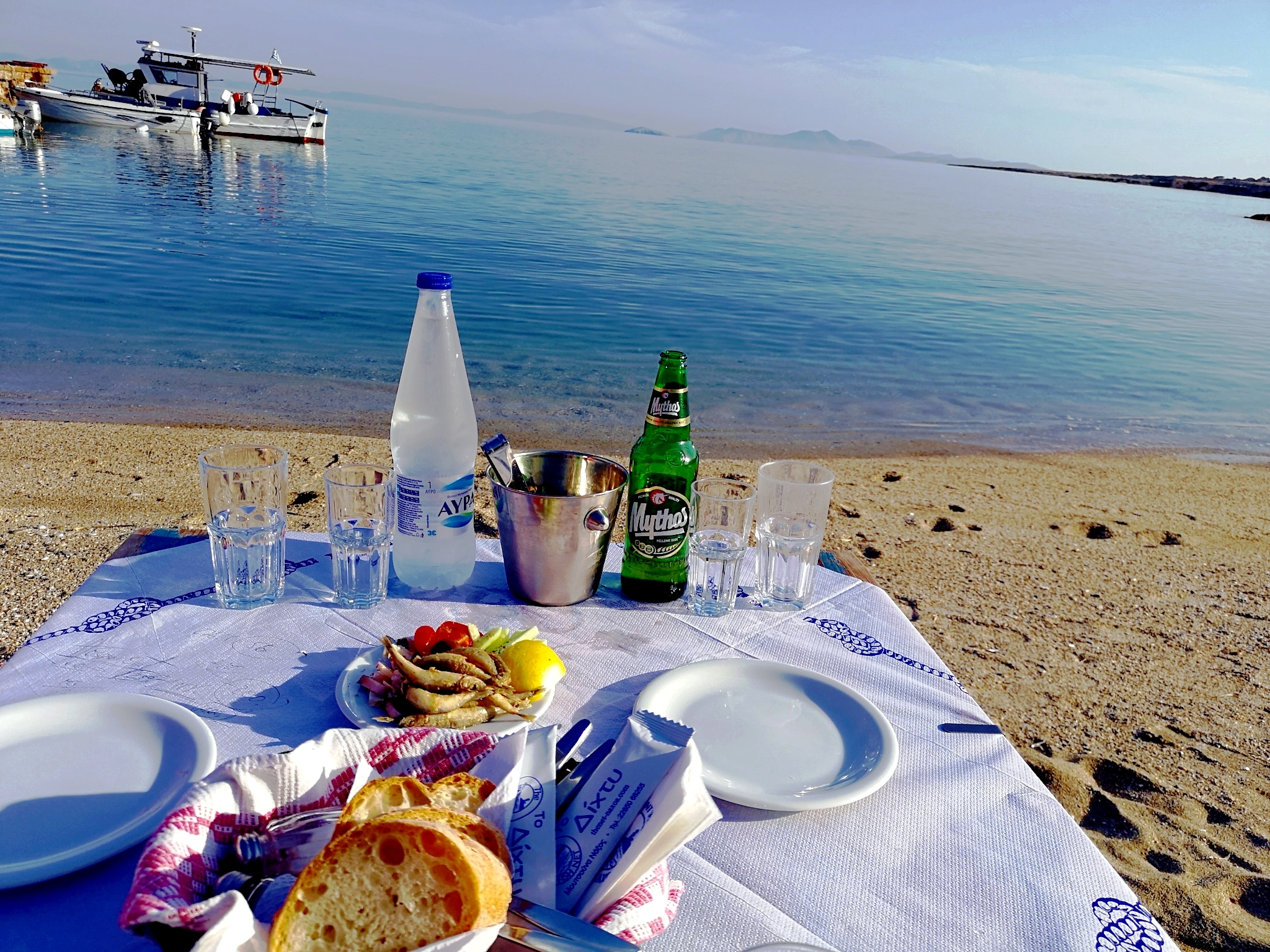 Taverne direkt am Meer – Reiseerlebnis in Griechenland